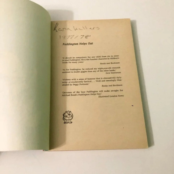 Vtg 1973 Paddington Bear Helps Out An Armada Lion Book  Paperback Michael Bond - Picture 7 of 16